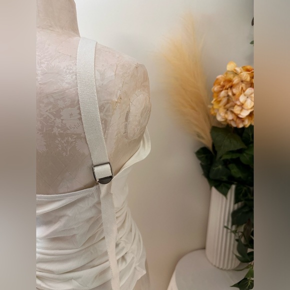 NAKED WARDROBE White Asymmetrical one shoulder Tank Sz L‎ NWT (A0021 B3) - Picture 5 of 7